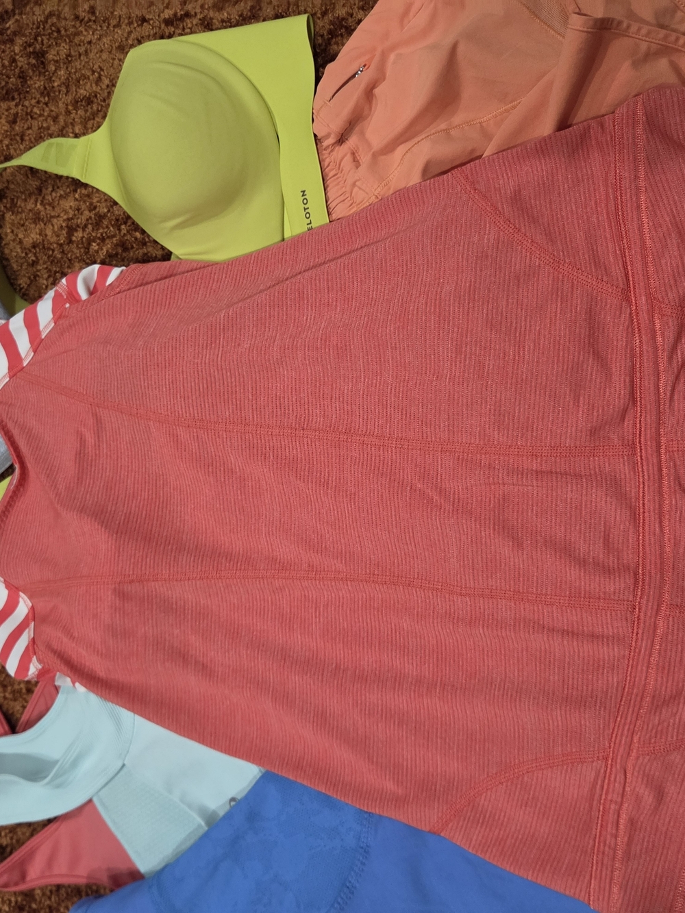 Activewear Bundle Diff Sizes - Picture 4 of 14